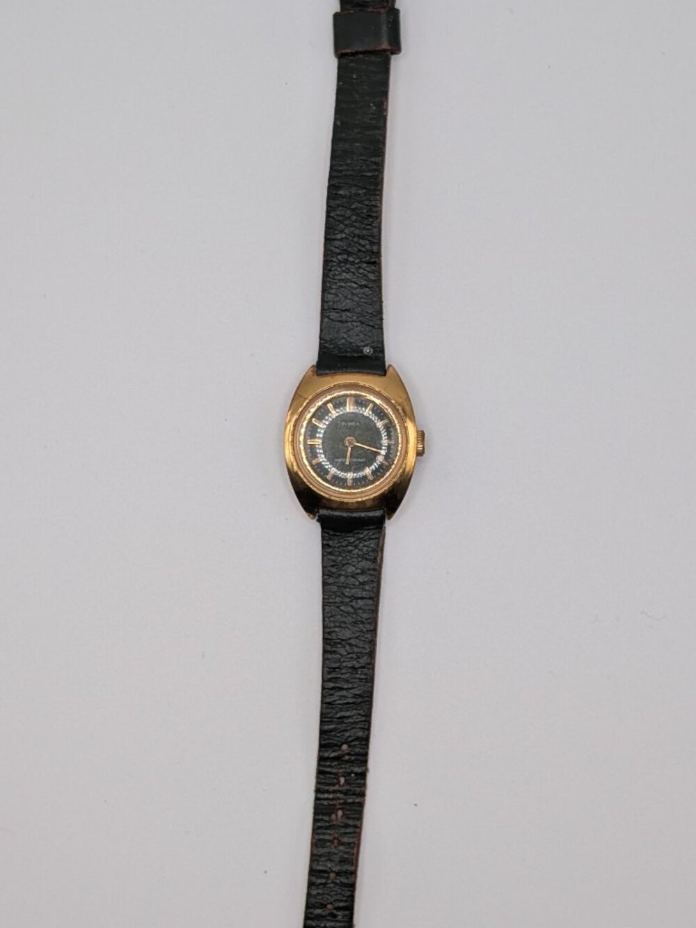 Women's 1970s Vintage DARK Green/Gold Timex Watch w/Leather Strap Untested